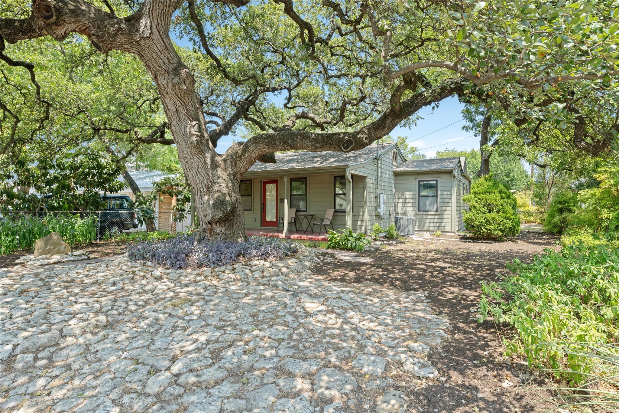 900 Jewell ST, Austin, TX 78704