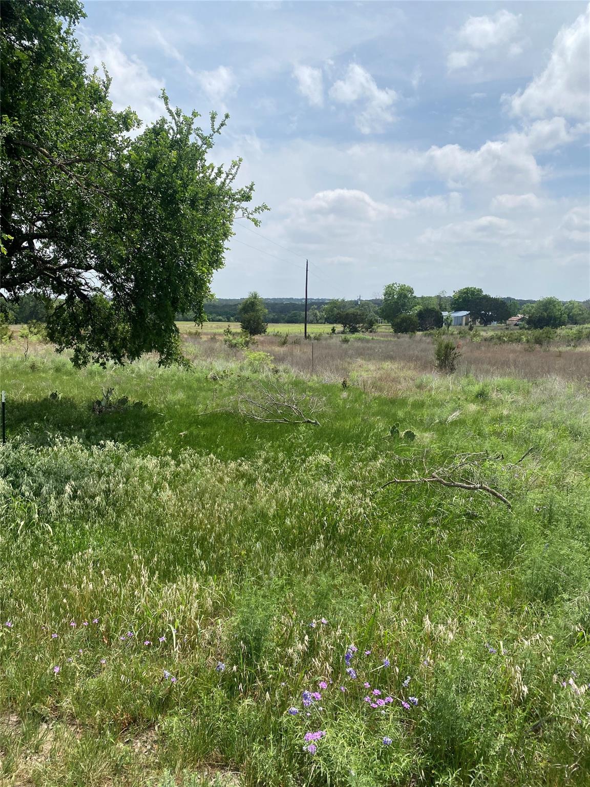 305 County Road RDS, Lampasas, TX 76550