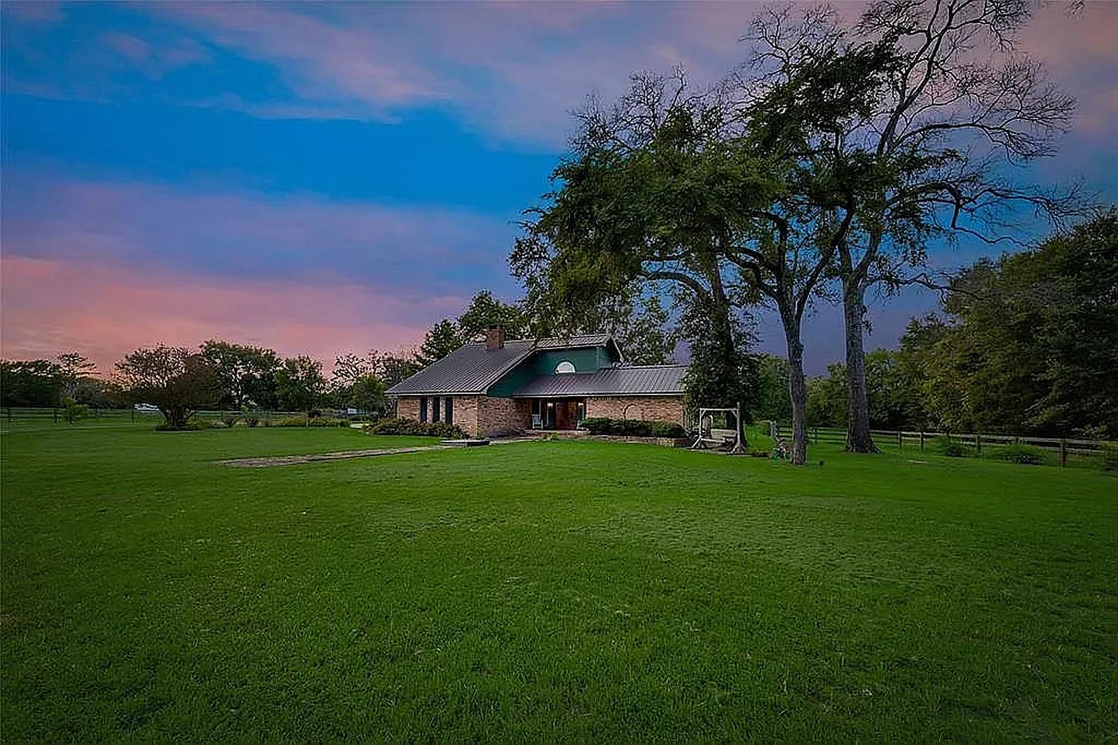 740 Fm 27 W, Streetman, TX 75859