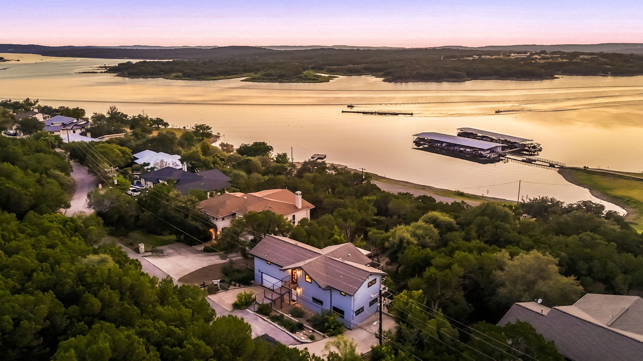 6300 Lakeshore DR, Lago Vista, TX 78645