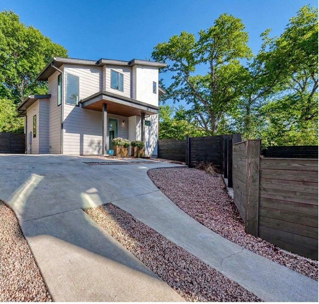 1205 Deloney ST #B, Austin, TX 78721