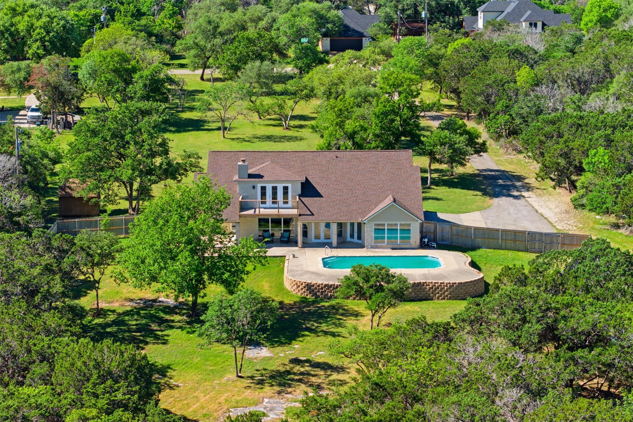 71 Wrangler DR, Morgans Point Resort, TX 76513