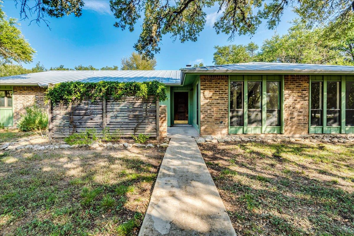 904 Willow Creek CIR, San Marcos, TX 78666