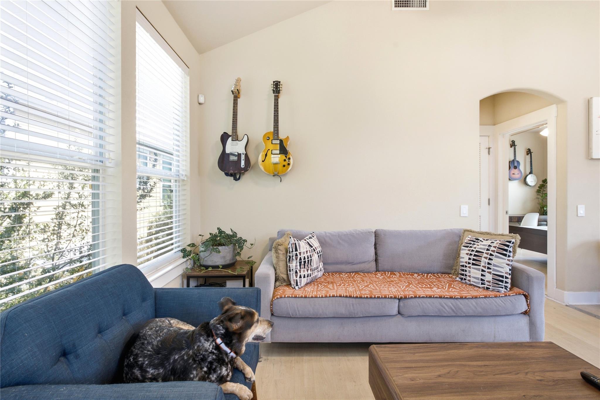 1601 Miriam Ave #213, Austin, TX 78702