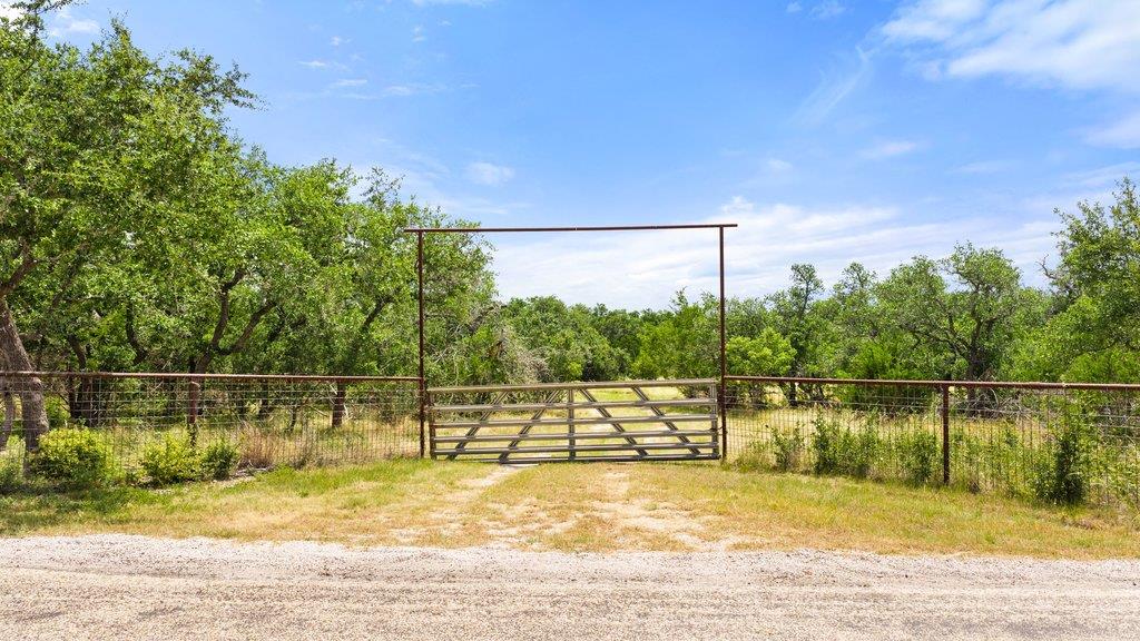 1984 N Grape Creek RD, Fredericksburg, TX 78624