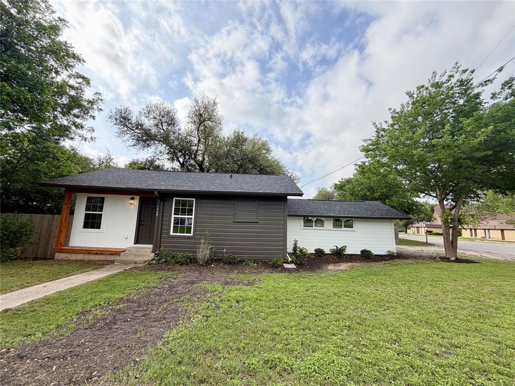 1709 Cecelia ST, Taylor, TX 76574