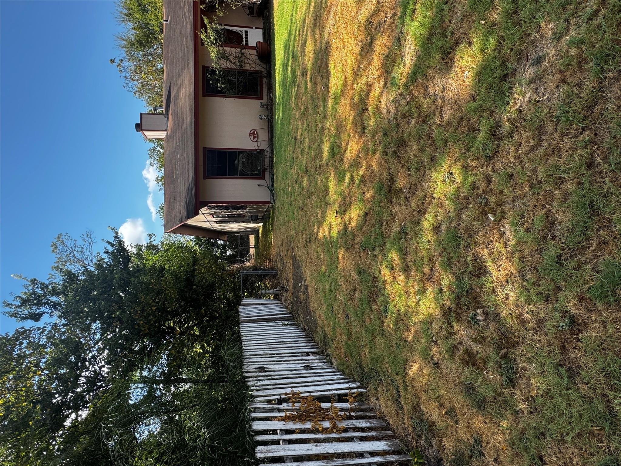 500 Hosack ST, Taylor, TX 76574