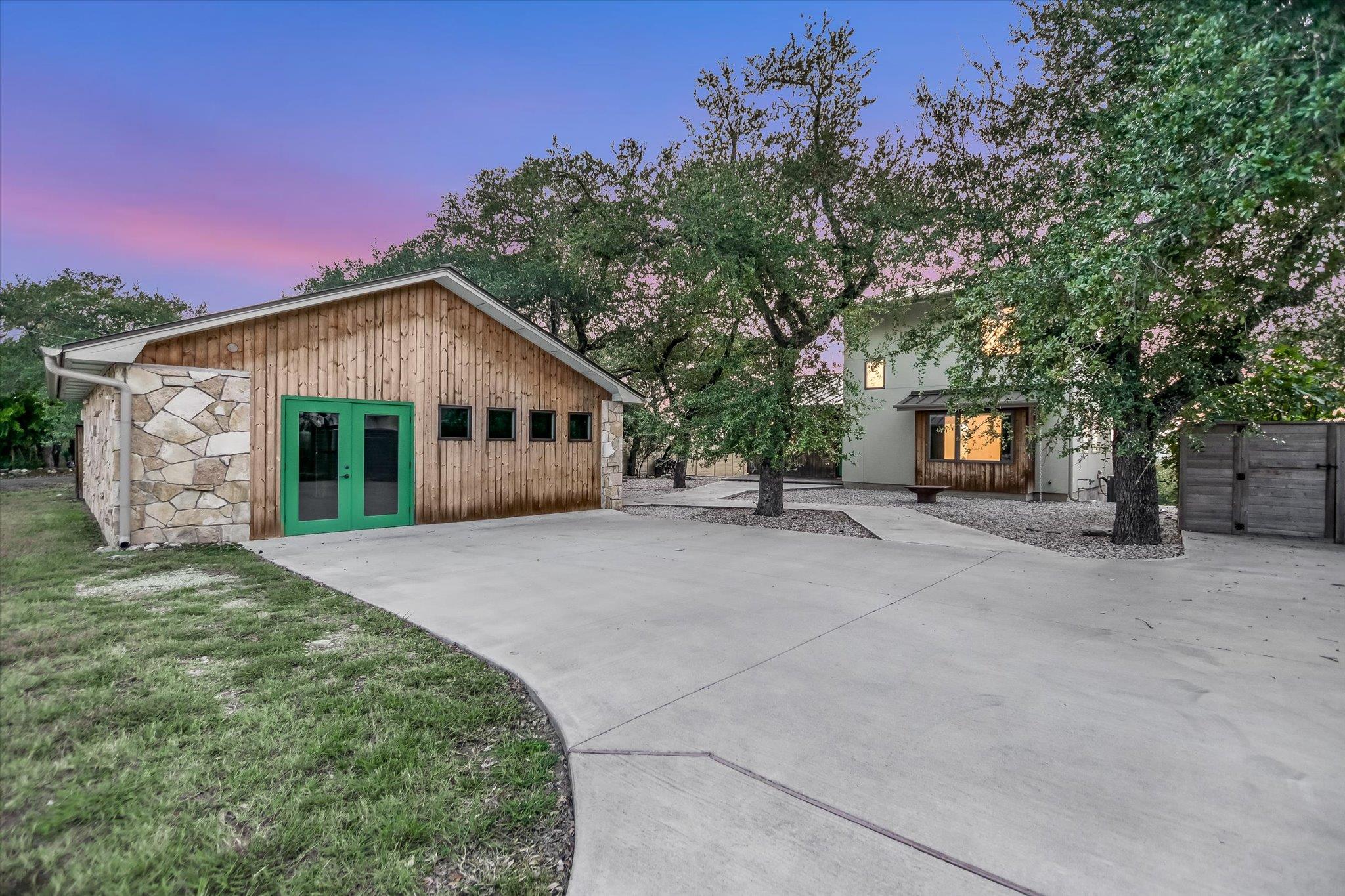 13 Meridian DR, Wimberley, TX 78676