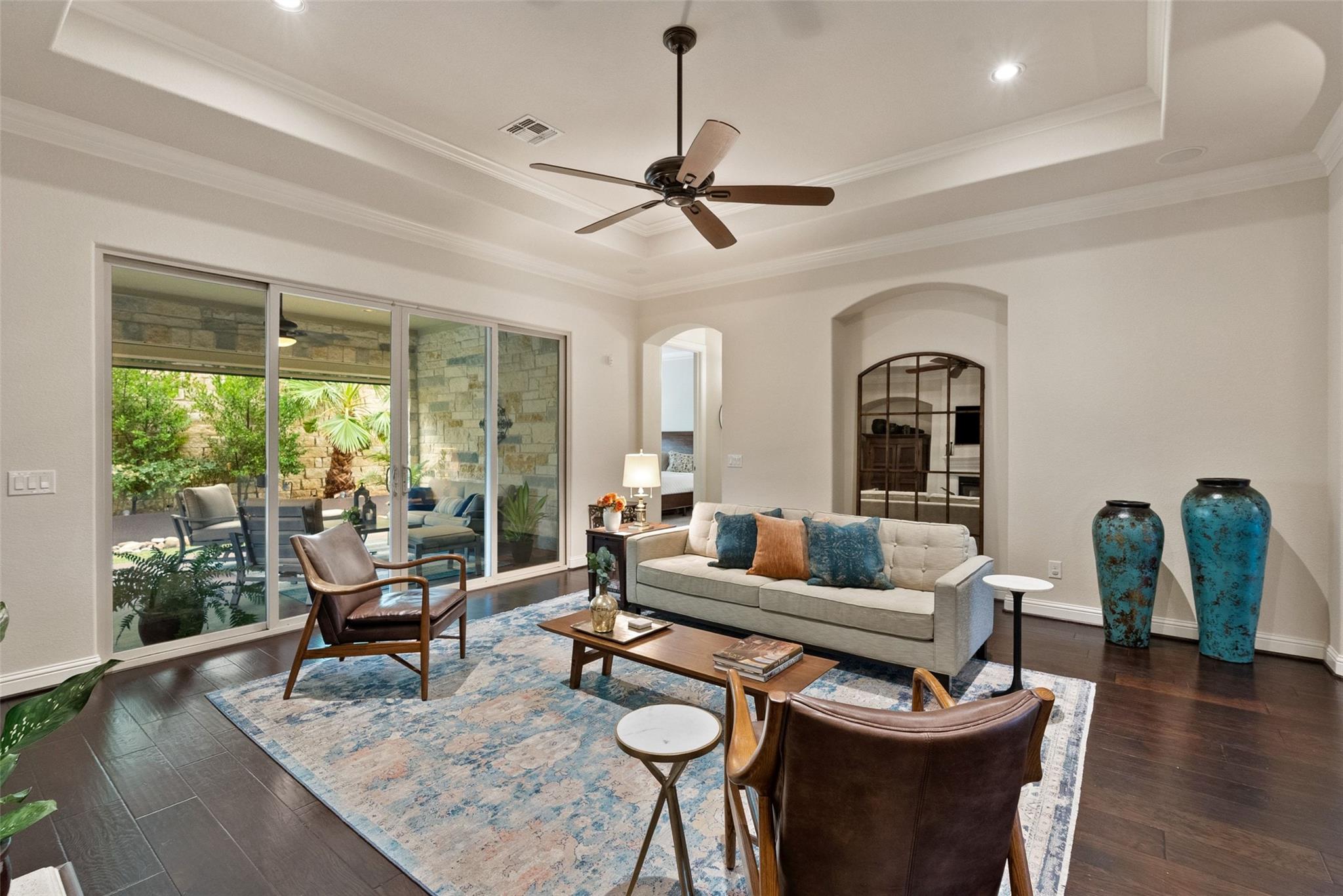 122 Feritti DR, Lakeway, TX 78734