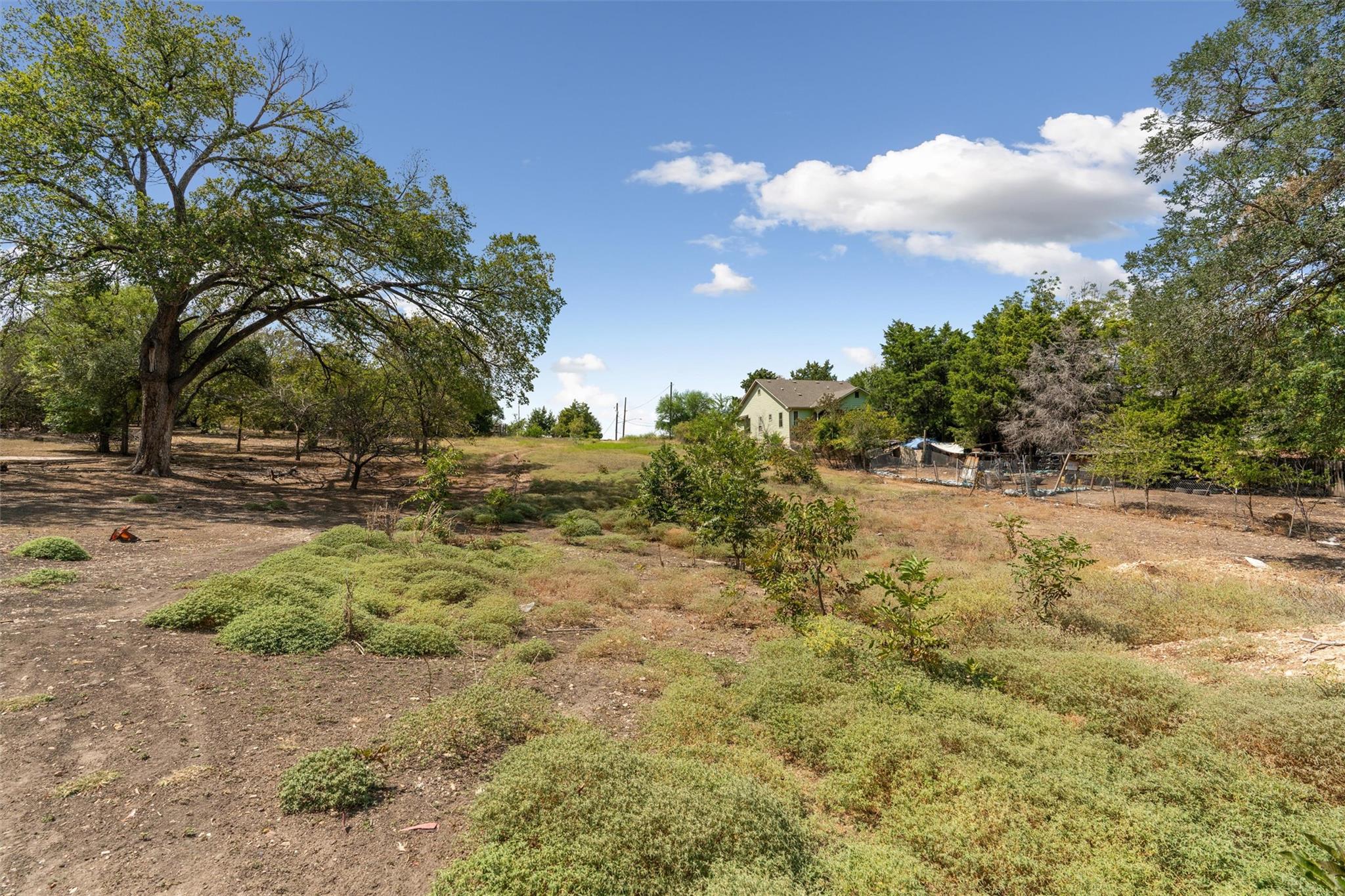 2404 Thrasher LN, Austin, TX 78741