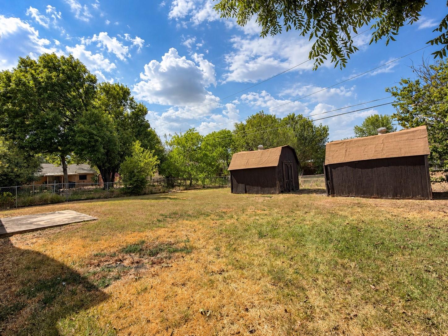 704 Drake LN, Taylor, TX 76574