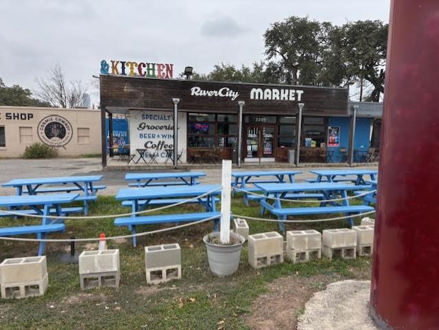 2215 Post RD #2044, Austin, TX 78704