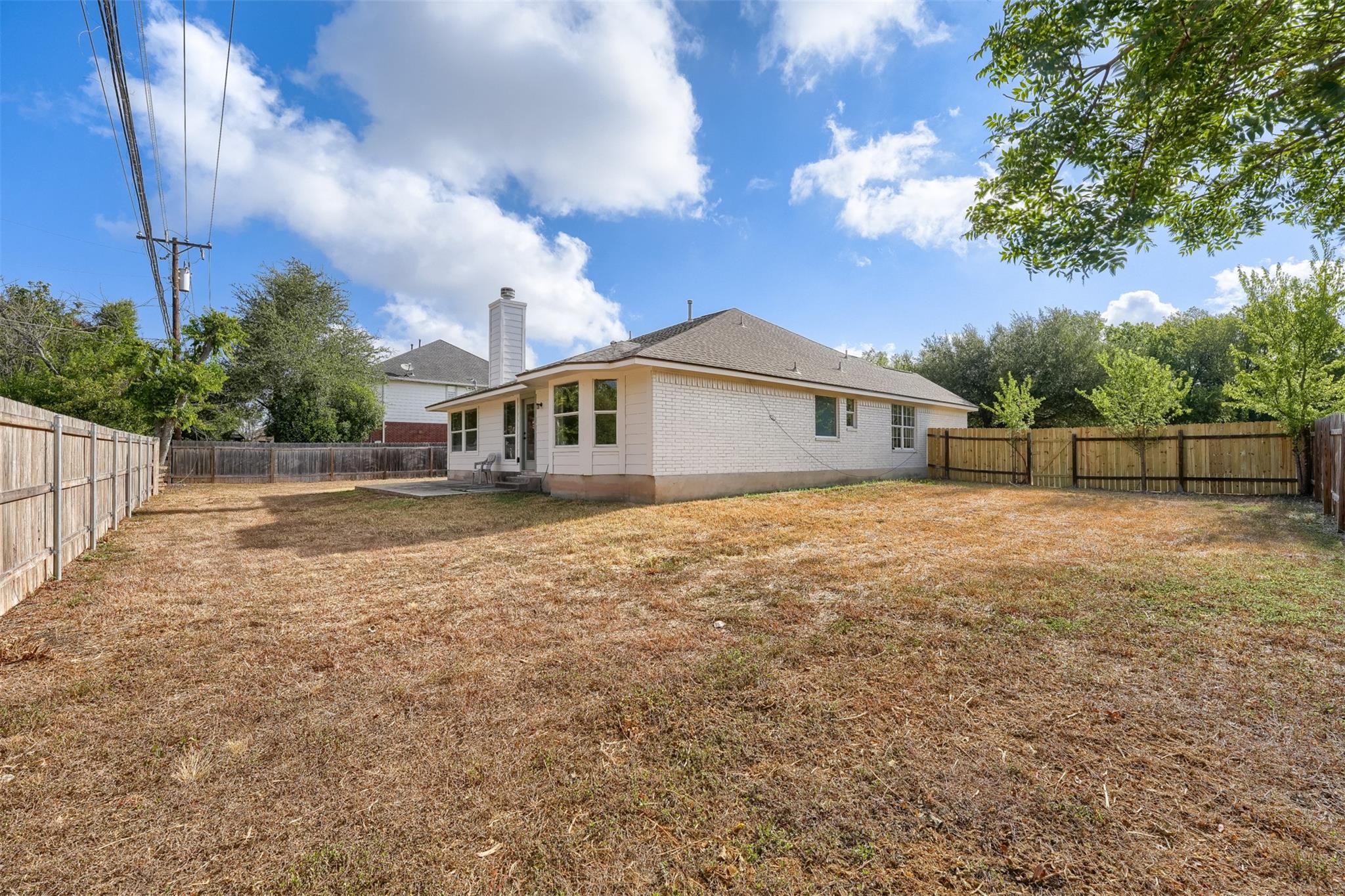 1012 N Railroad Ave, Pflugerville, TX 78660
