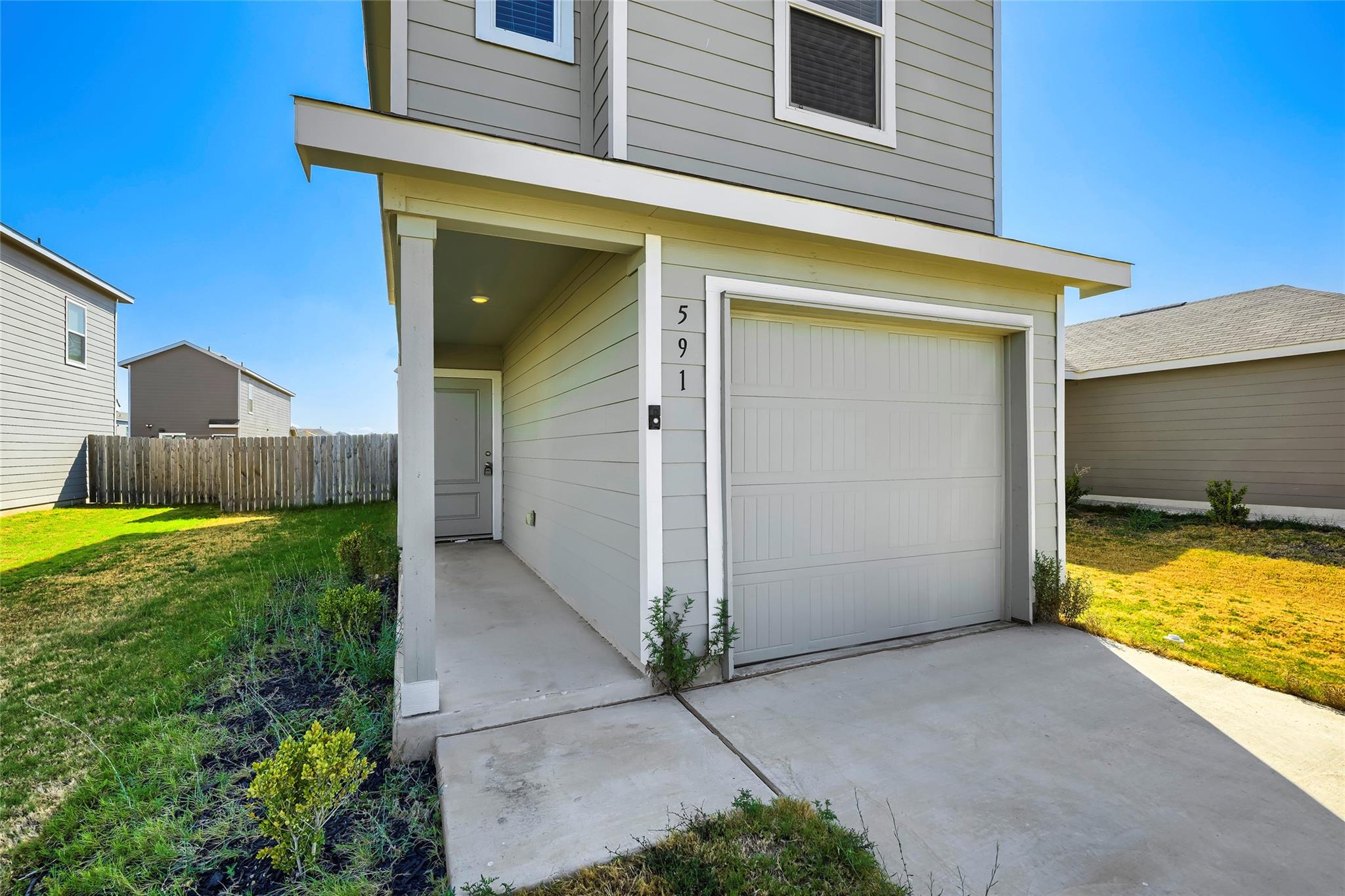 591 Commander Abbott DR, Jarrell, TX 76537