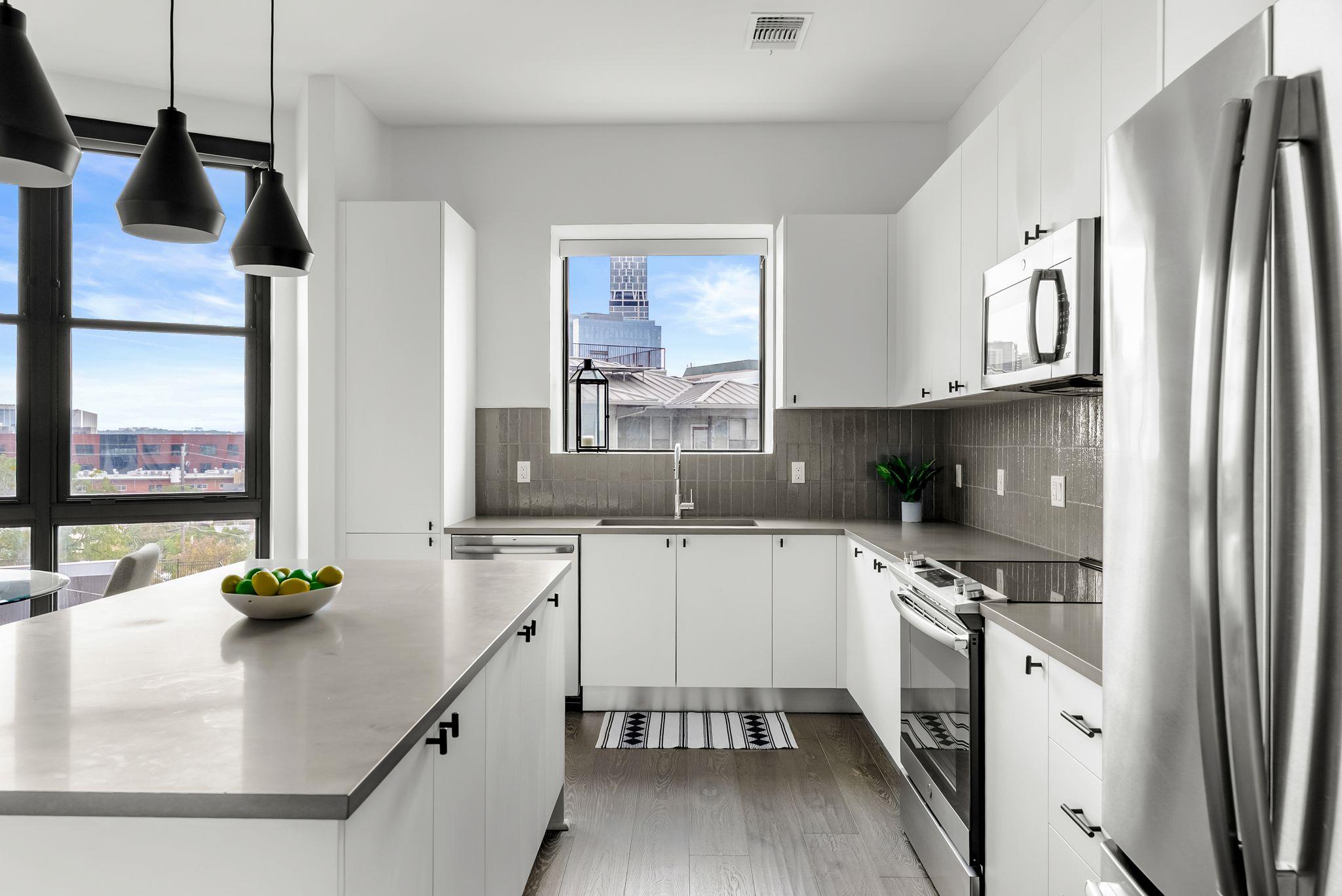 800 Embassy DR #337, Austin, TX 78702