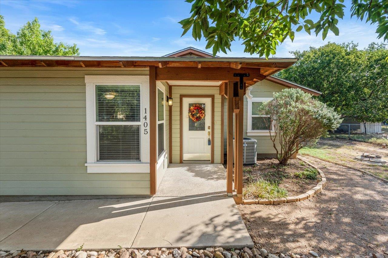 1405 Johnson ST, Marble Falls, TX 78654