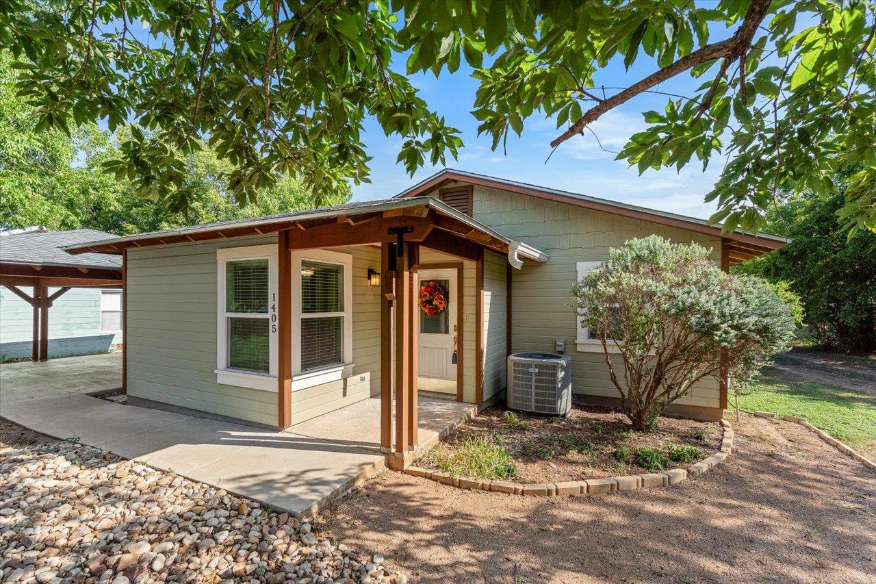 1405 Johnson ST, Marble Falls, TX 78654
