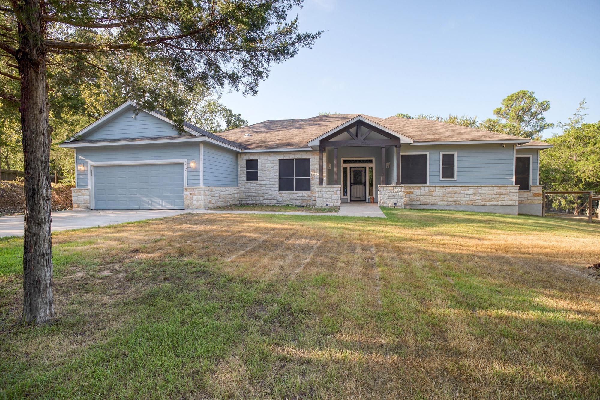 117 W Kamoi CT, Bastrop, TX 78602