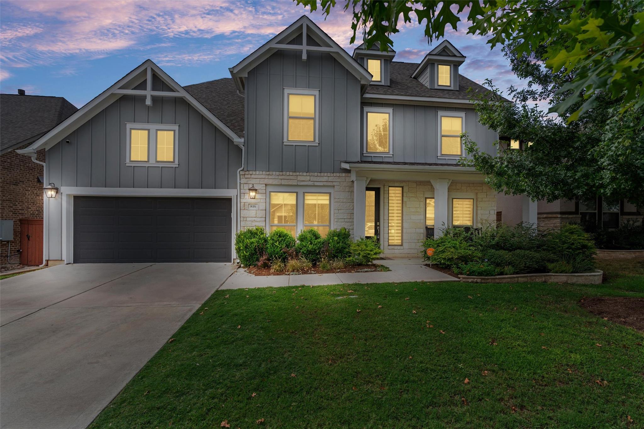 816 Heartleaf DR, Leander, TX 78641