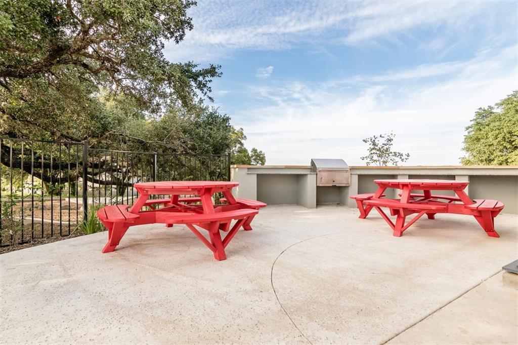 1912 Bobbywoods LN, Manchaca, TX 78652