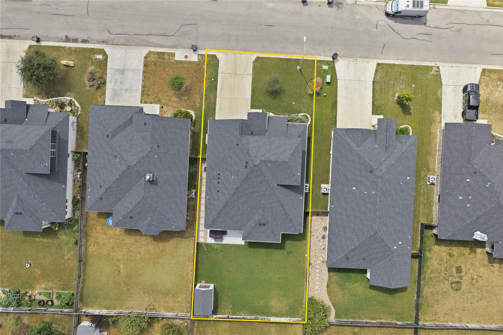 521 Seabiscuit DR, Jarrell, TX 76537