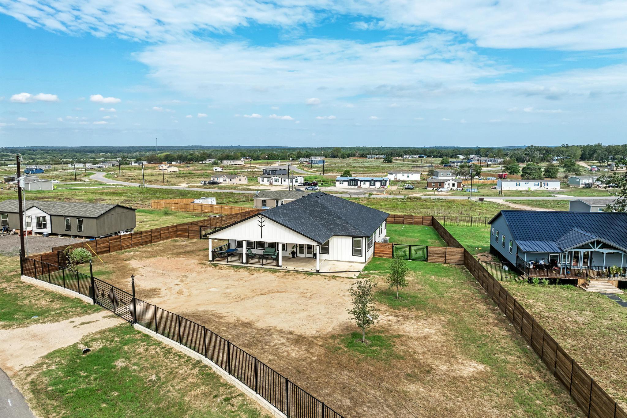 251 Estrella LN, Bastrop, TX 78602