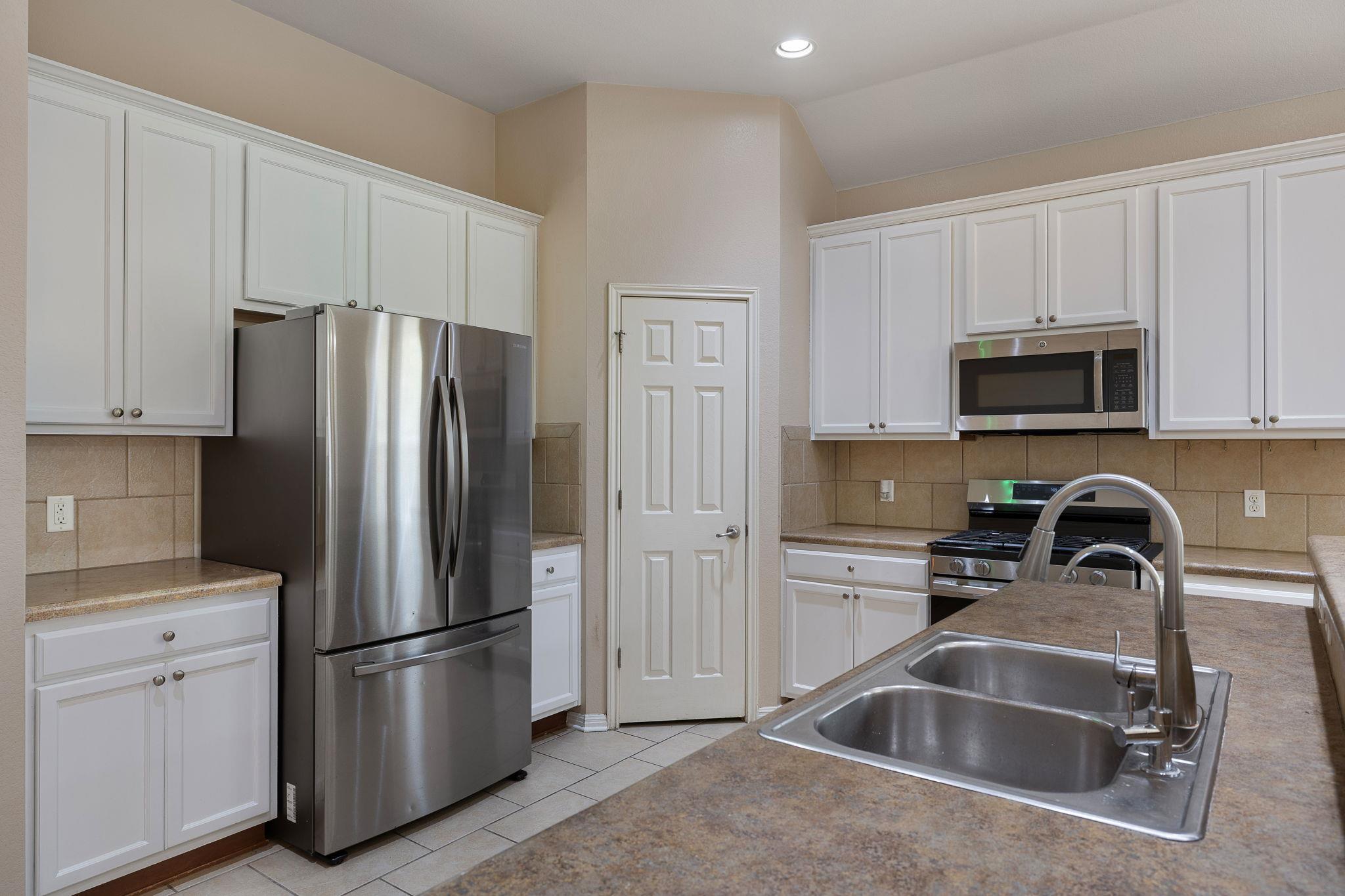 216 Cherry Laurel DR, Cedar Park, TX 78613