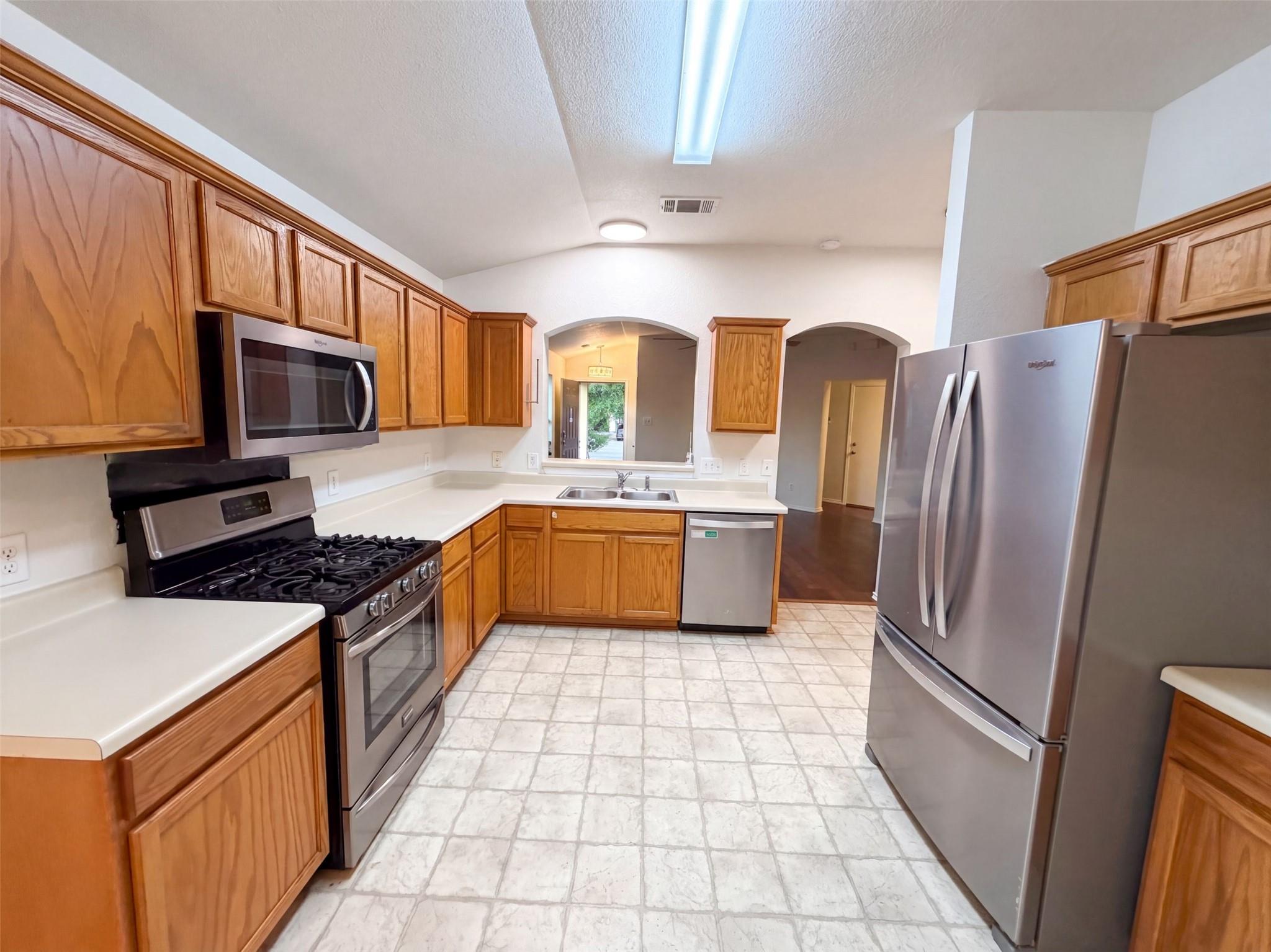 1107 Burgess DR, Leander, TX 78641