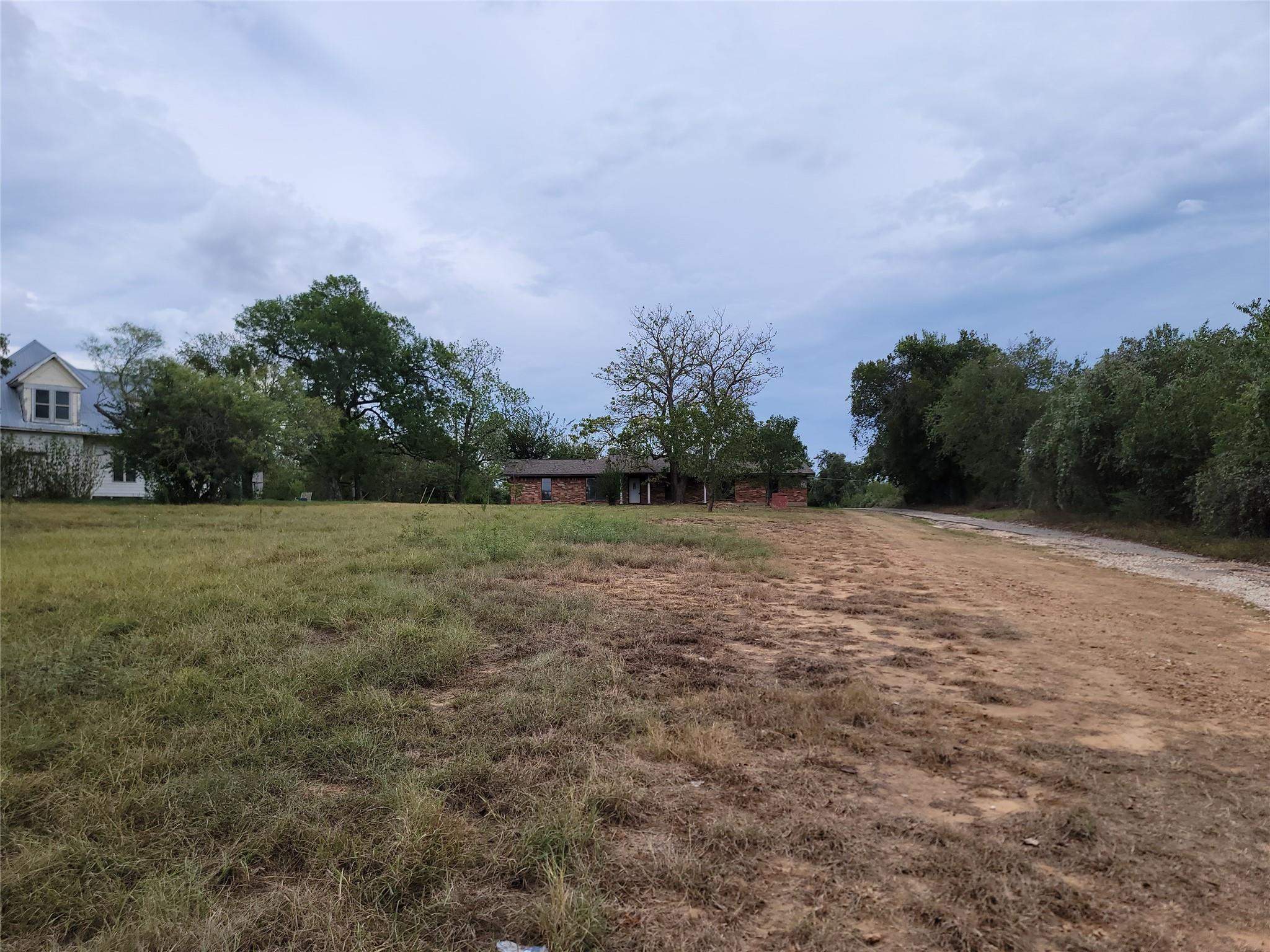 803 E 2nd ST, Elgin, TX 78621