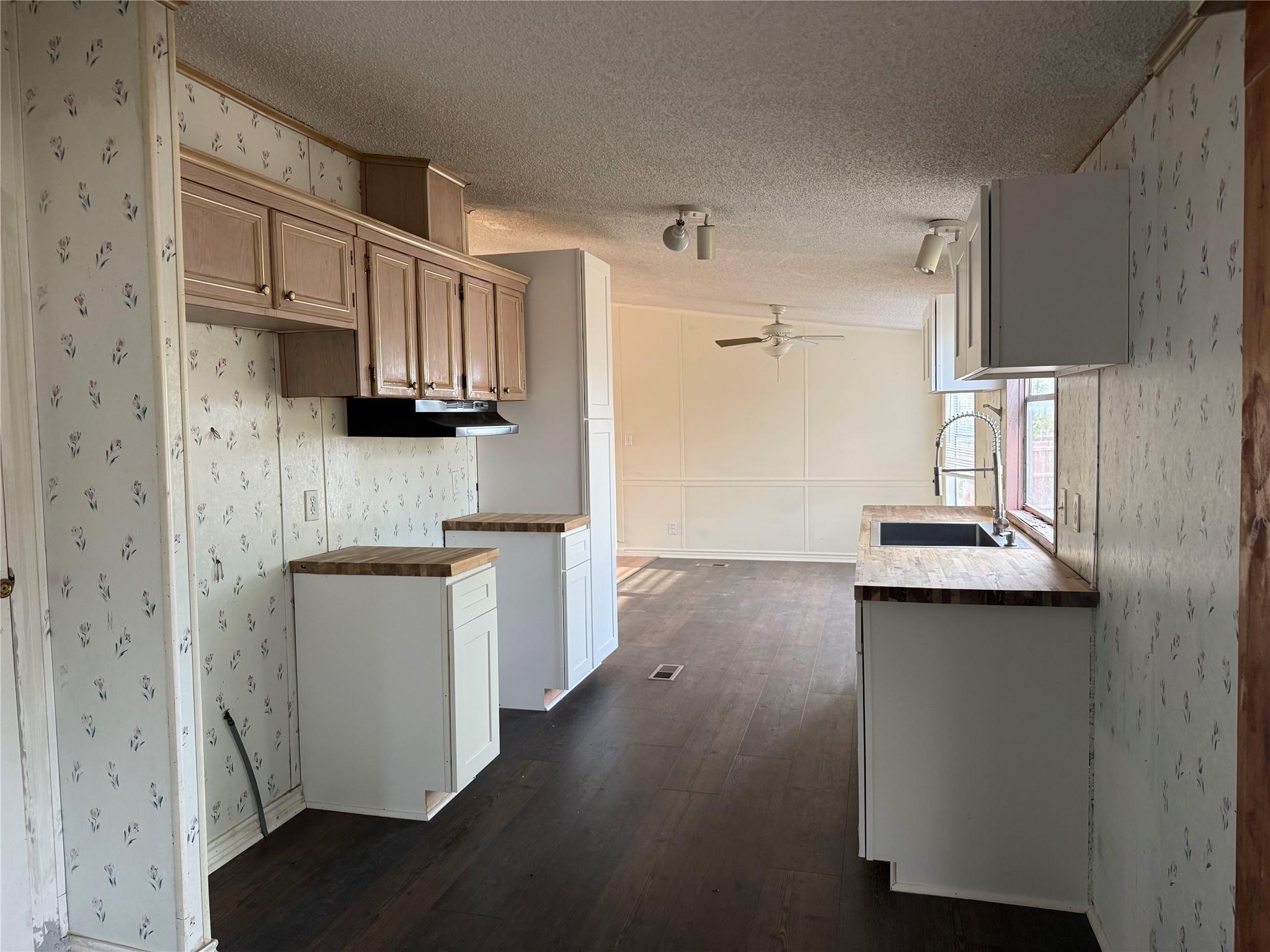 109 Cross Meadow CV, Hutto, TX 78634