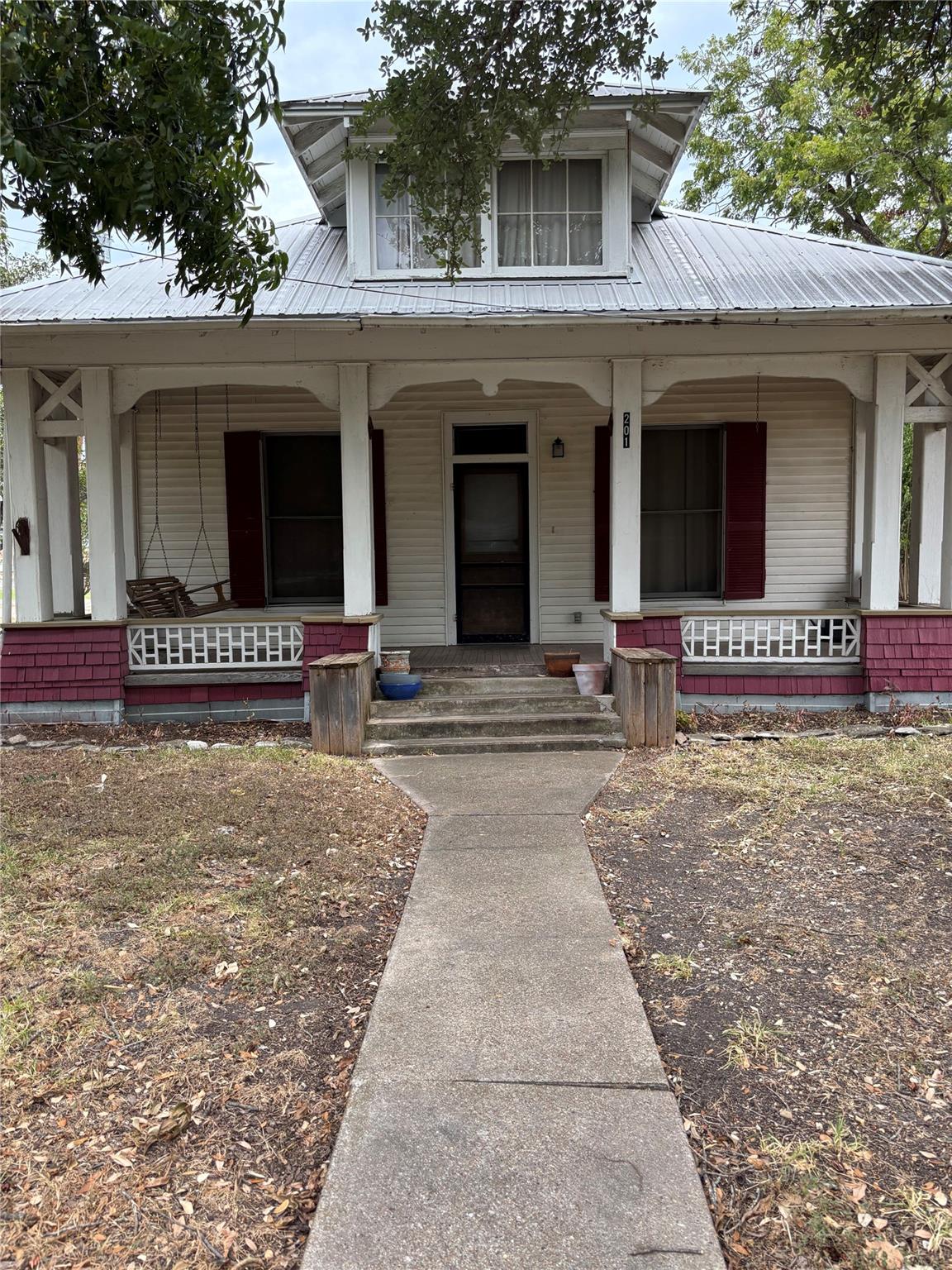 201 S Rio Grande ST, Granger, TX 76530