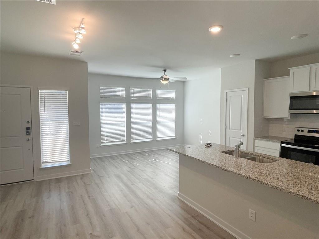 605 W South ST, Leander, TX 78641