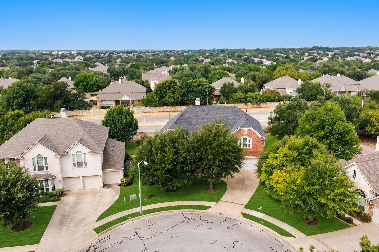 2704 Covington PL, Round Rock, TX 78681