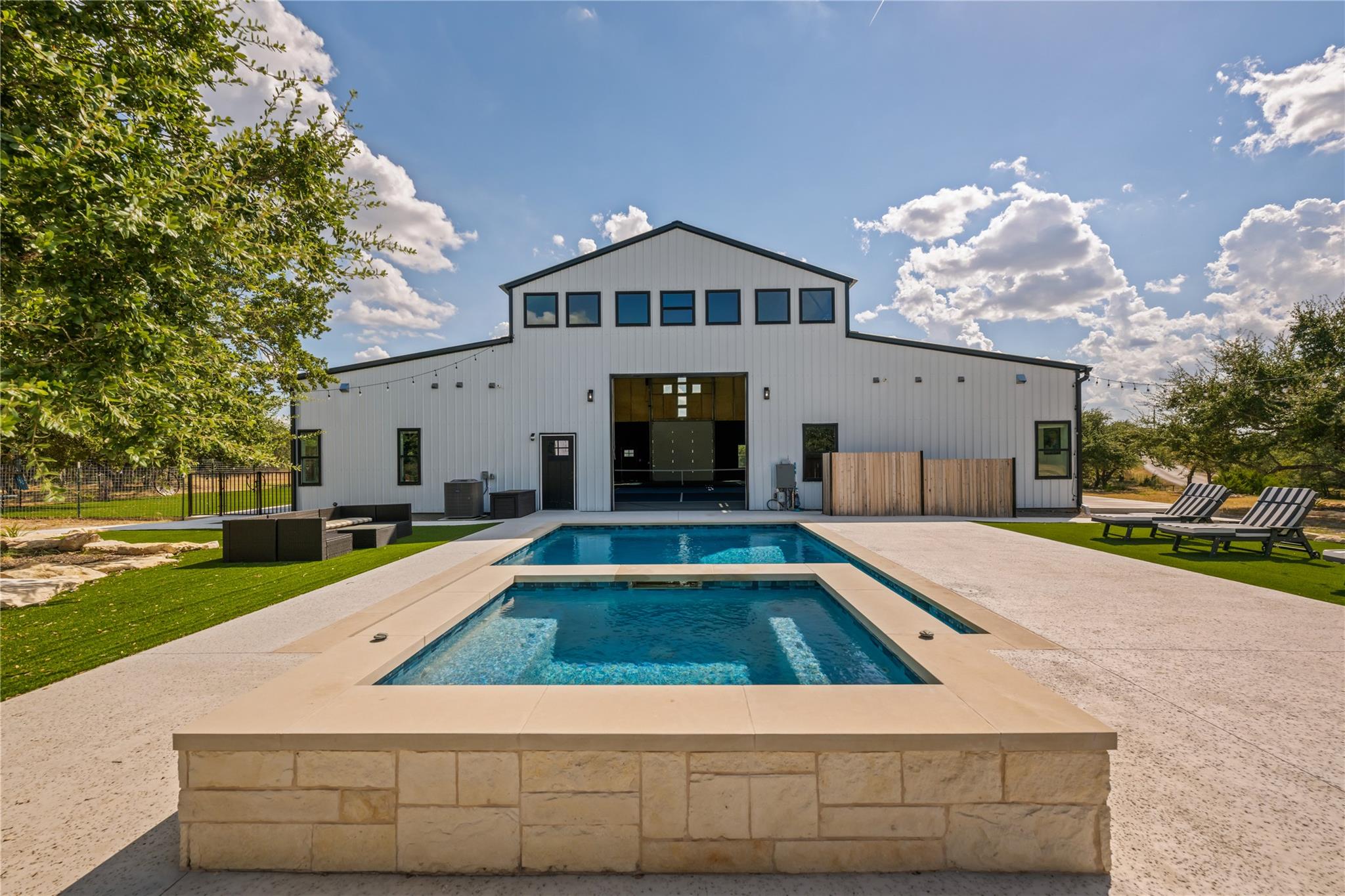 1118 Harmon Hills RD, Dripping Springs, TX 78620