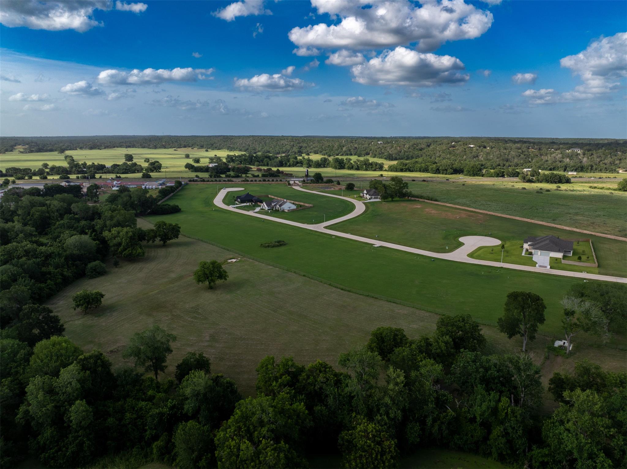 131 Hydrangea DR, Smithville, TX 78957