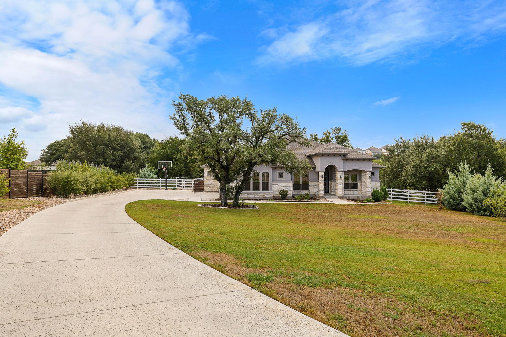 128 Stag Leap CT, Liberty Hill, TX 78642