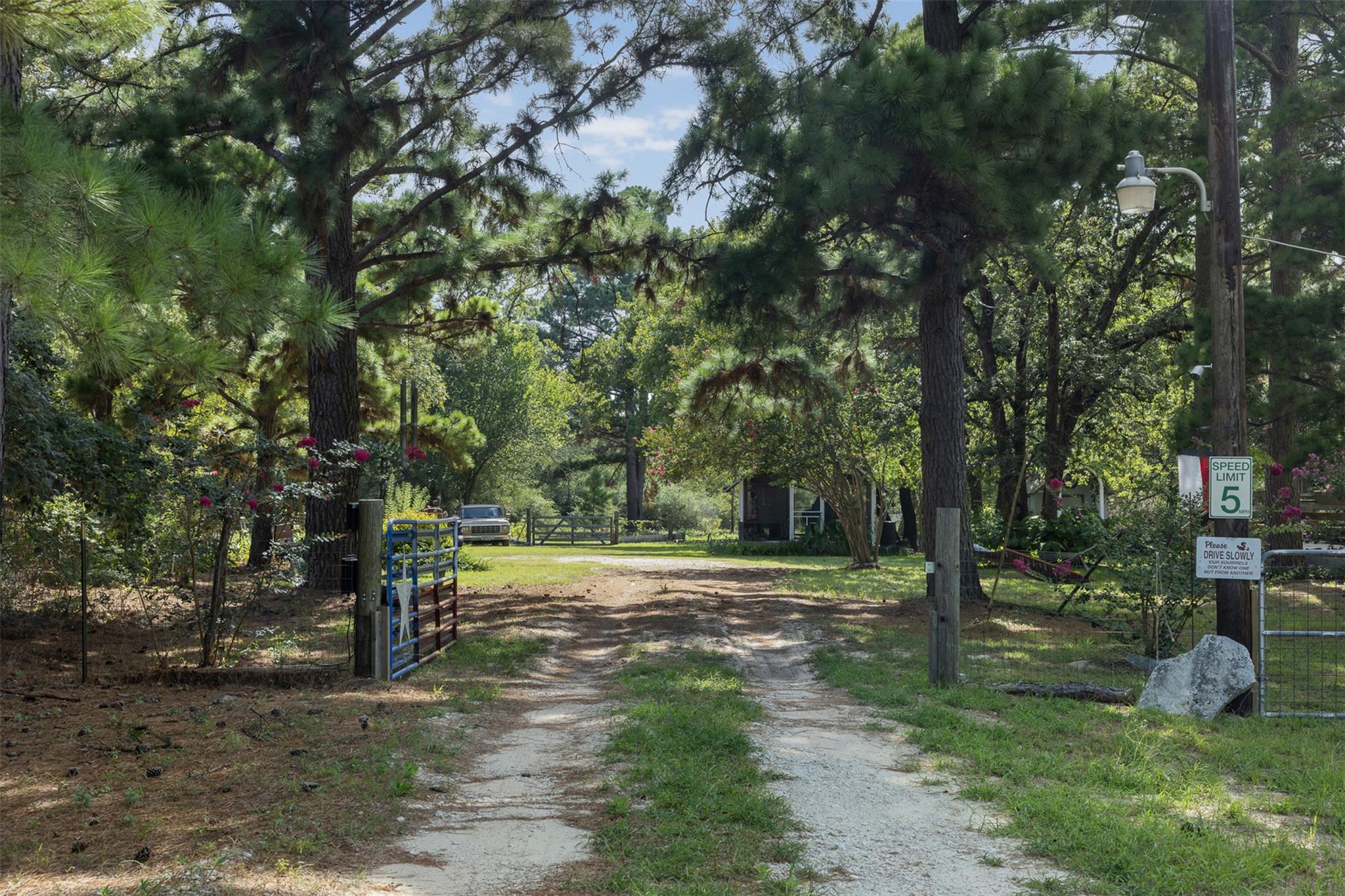 422 Private Road 7051 RD, Milano, TX 76556