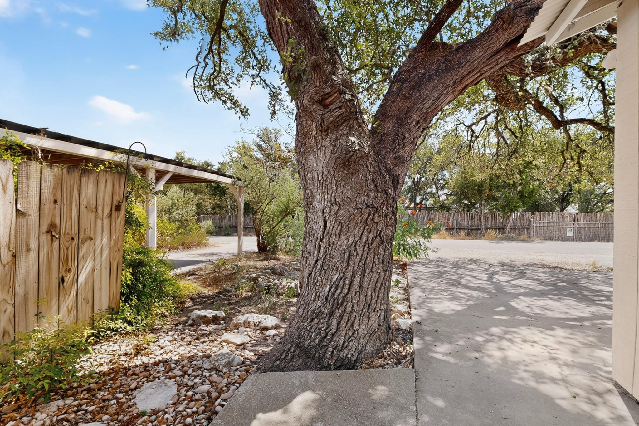 84 Shady Bluff DR, Wimberley, TX 78676