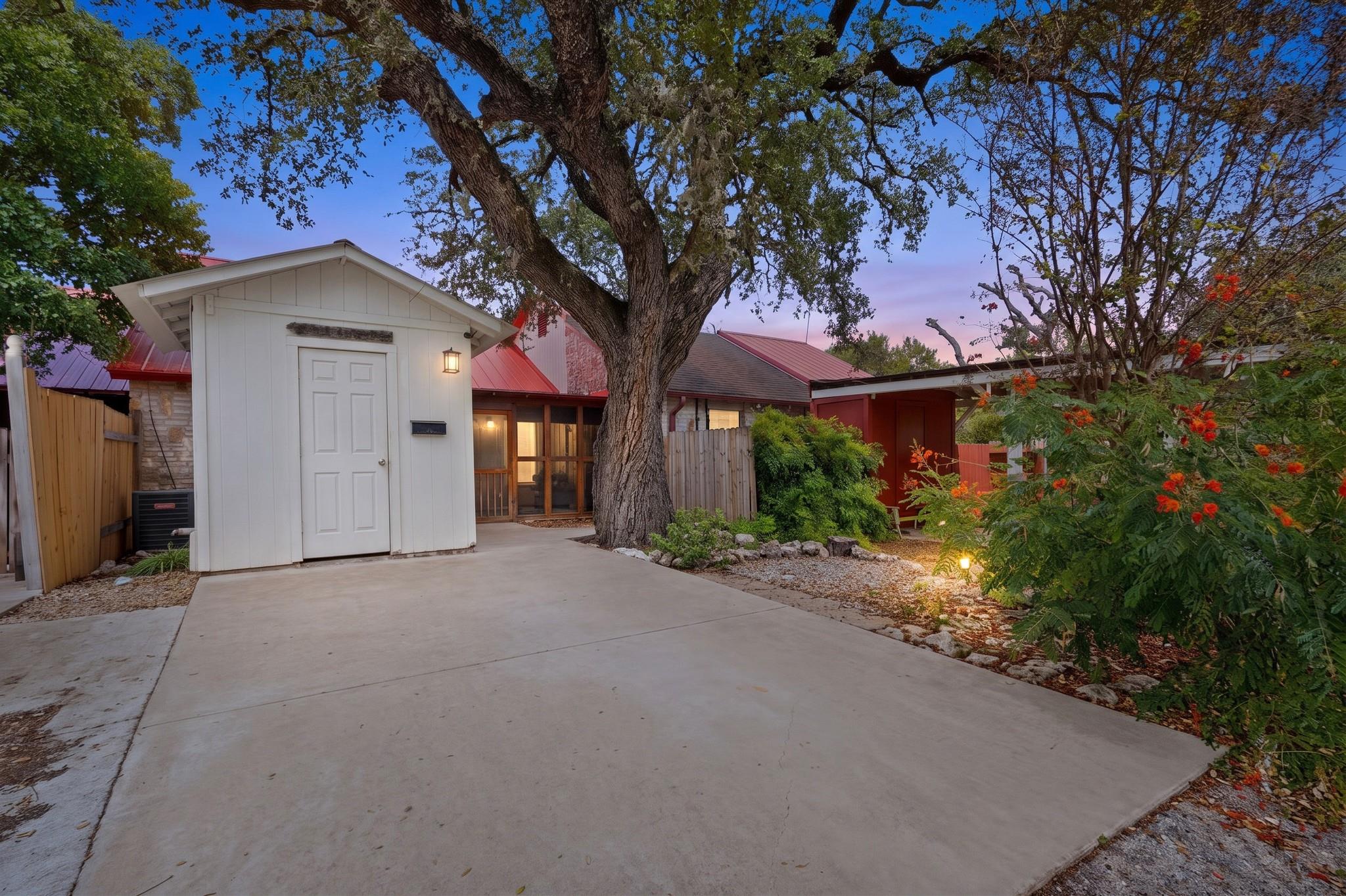 84 Shady Bluff DR, Wimberley, TX 78676