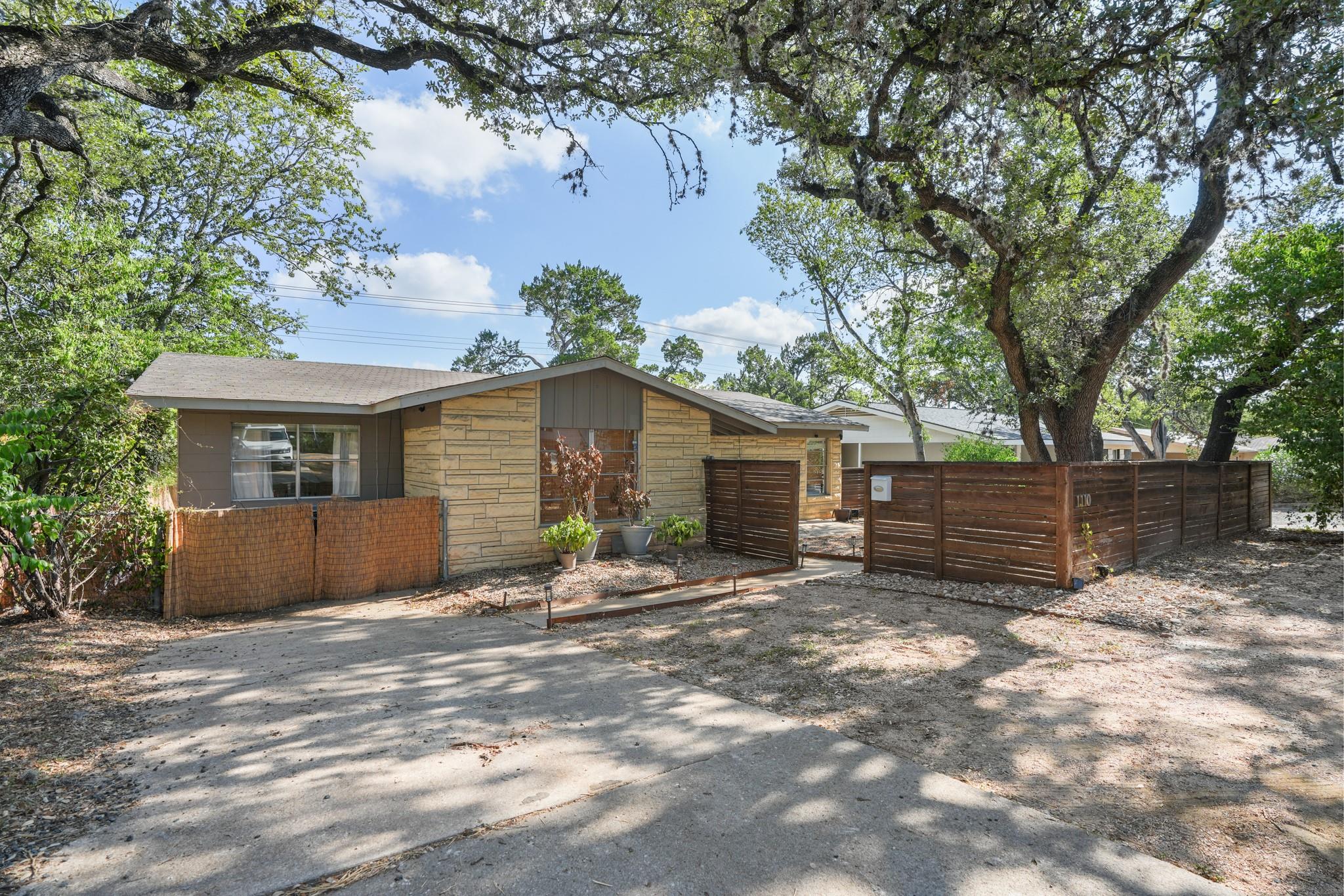 1110 W Oltorf ST, Austin, TX 78704