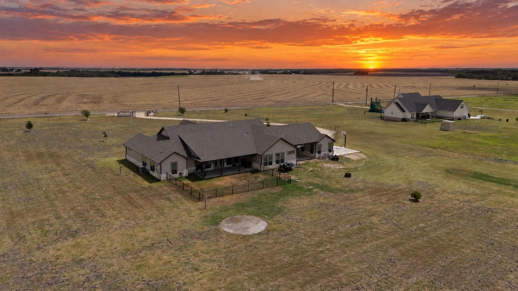 323 County Road 301, Granger, TX 76530