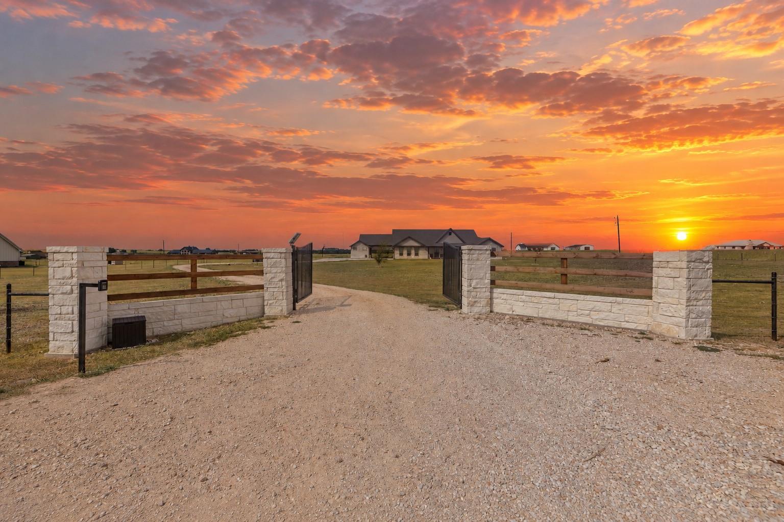 323 County Road 301, Granger, TX 76530