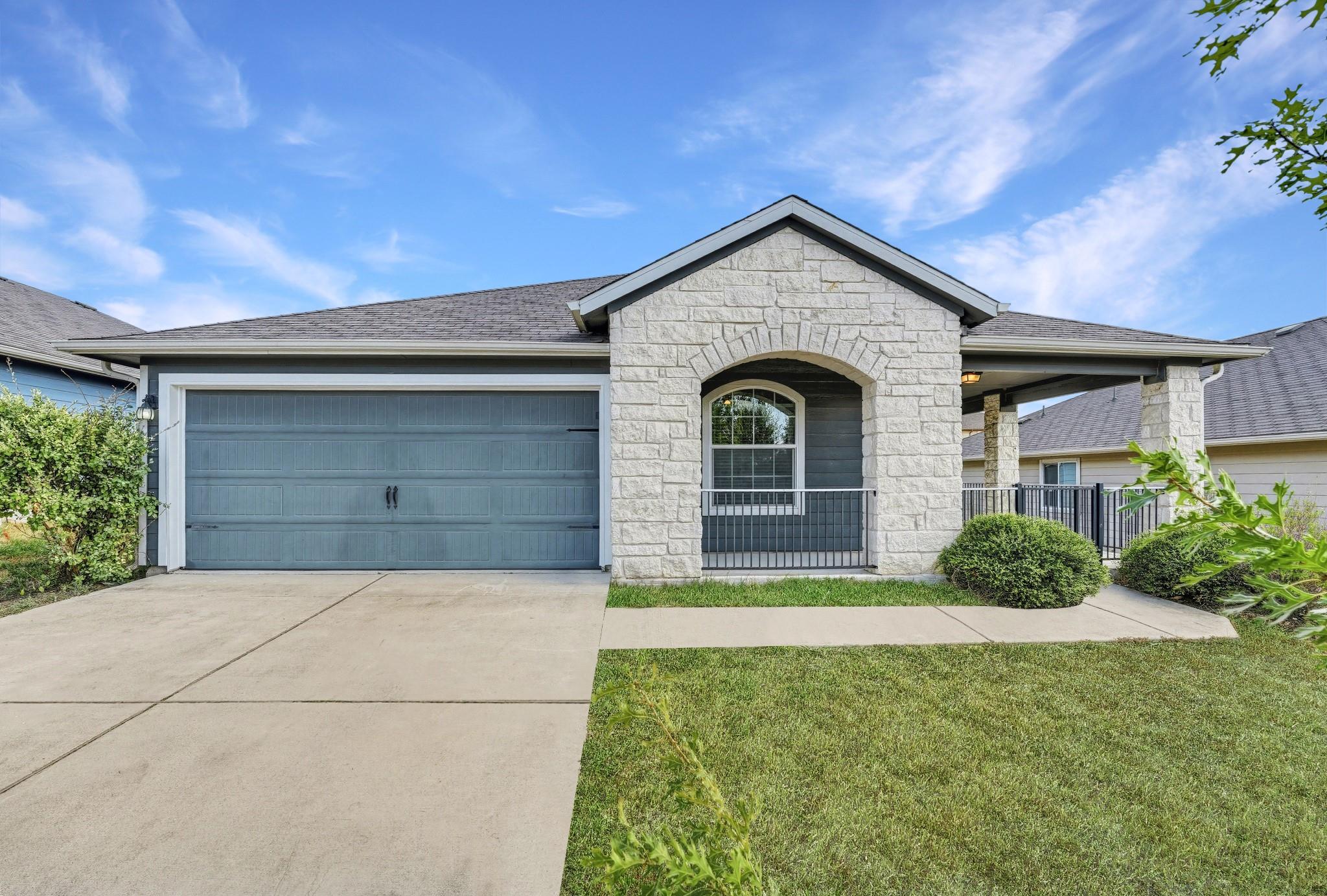 132 Denton DR, Hutto, TX 78634