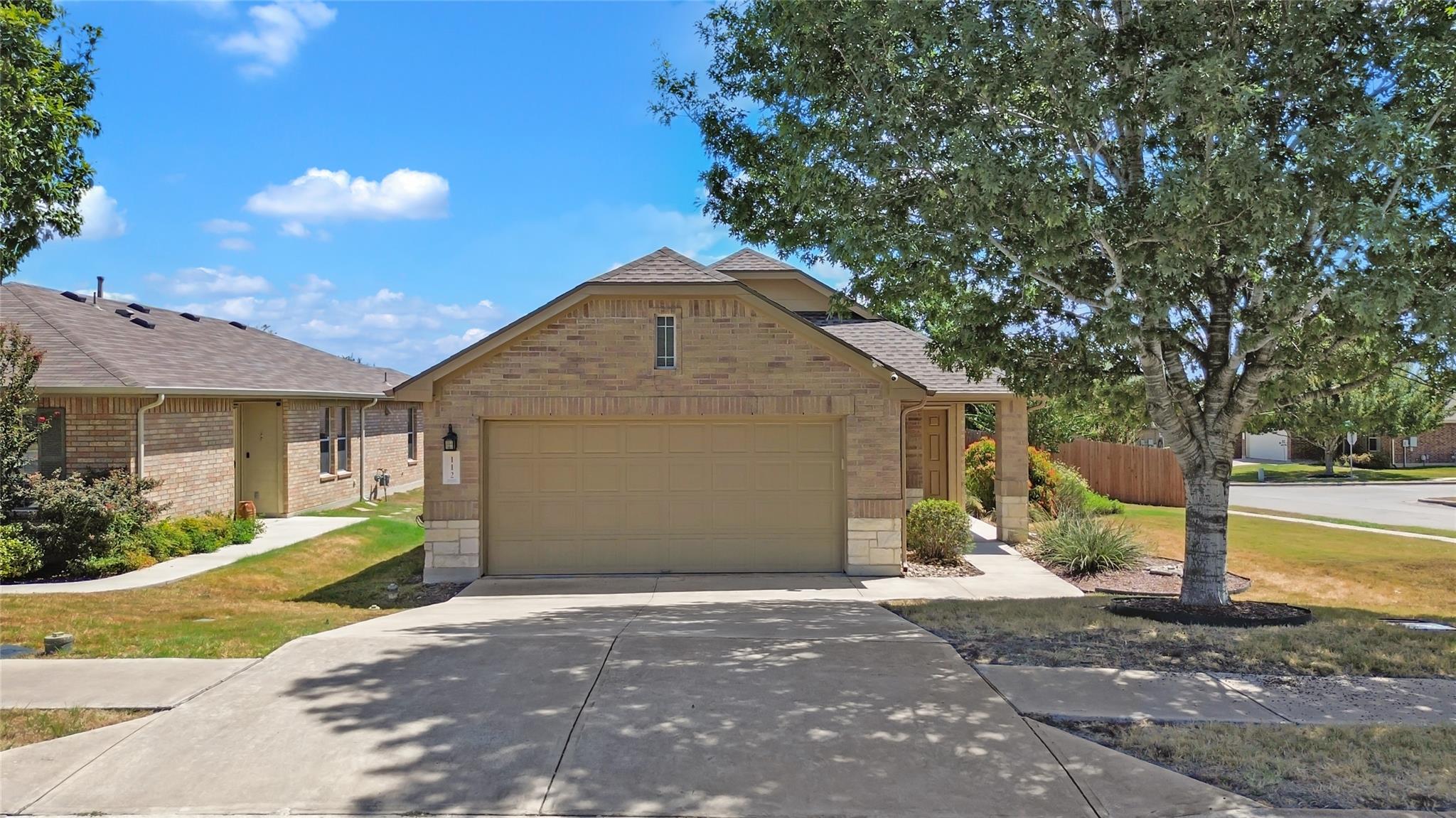 112 Willow Leaf LN, Buda, TX 78610
