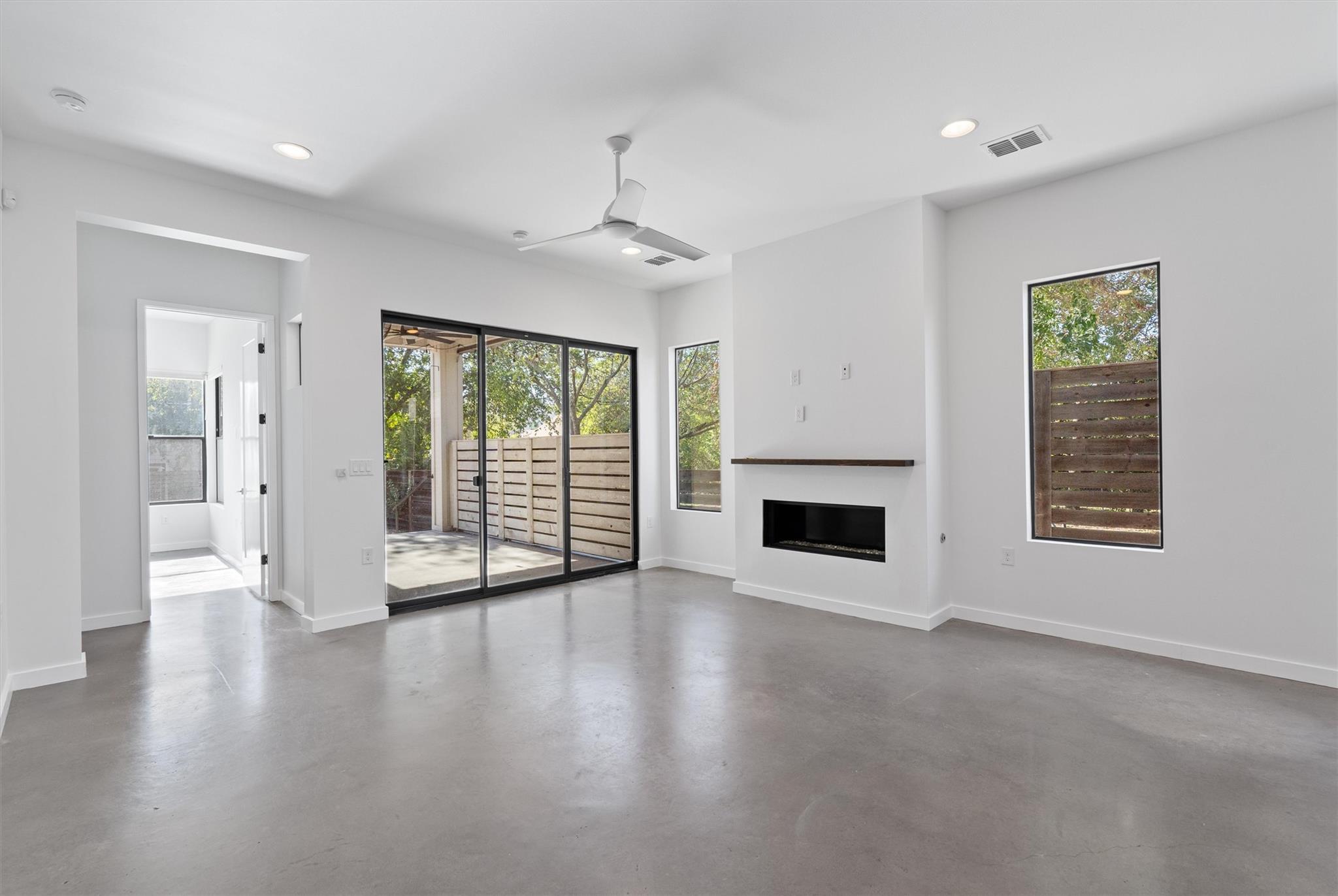 1107 Taulbee LN #B, Austin, TX 78757