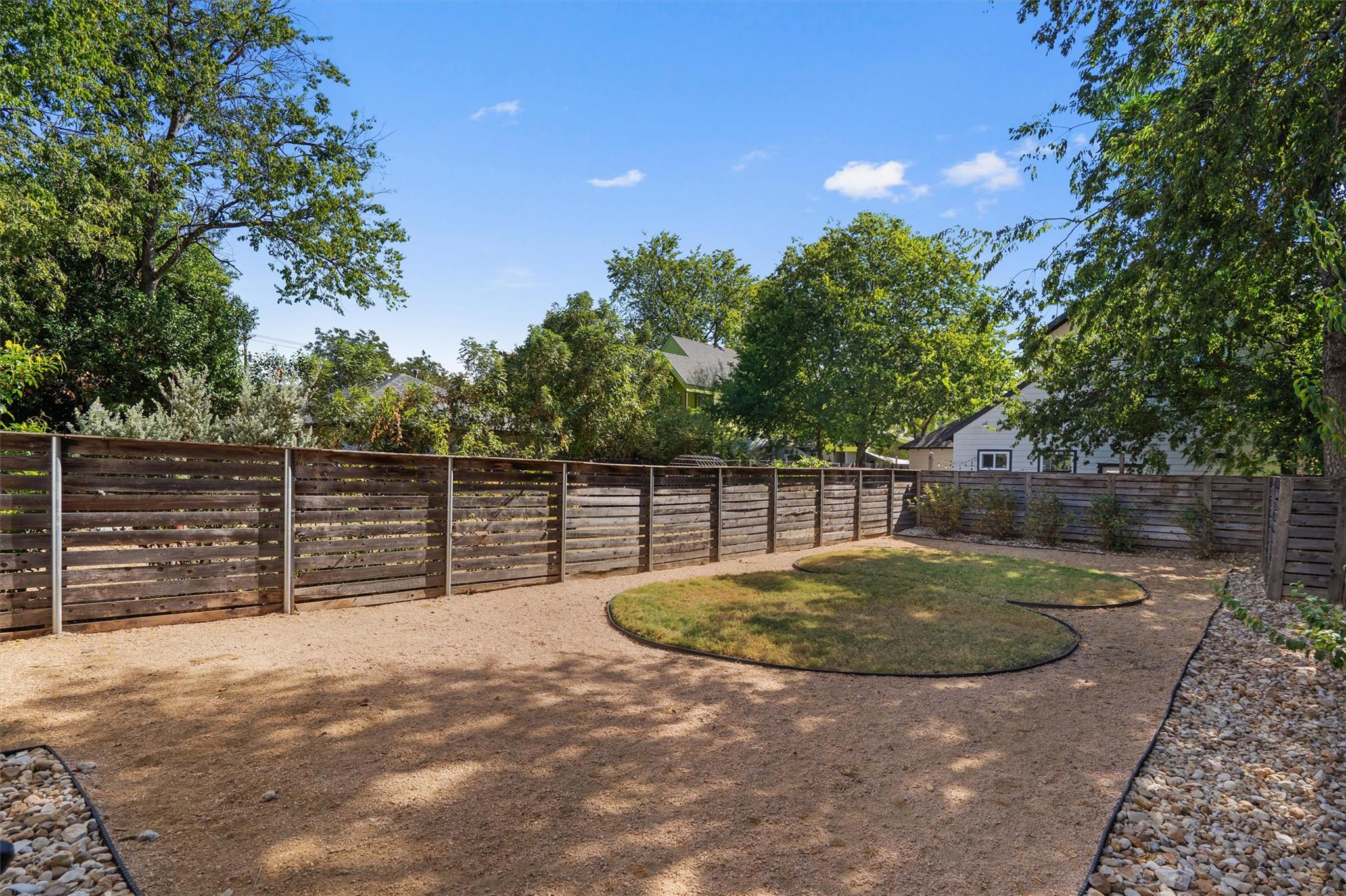 1107 Taulbee LN #B, Austin, TX 78757
