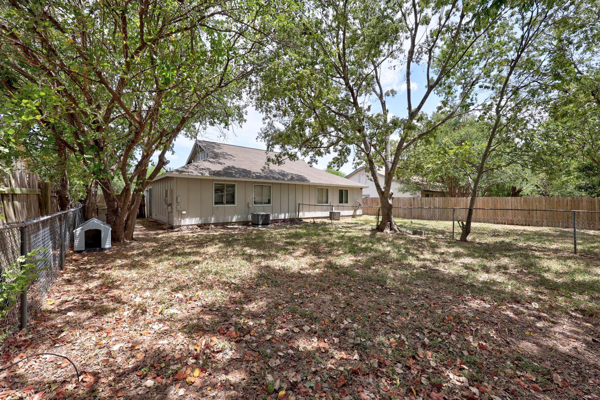 8711 Pineridge DR, Austin, TX 78729