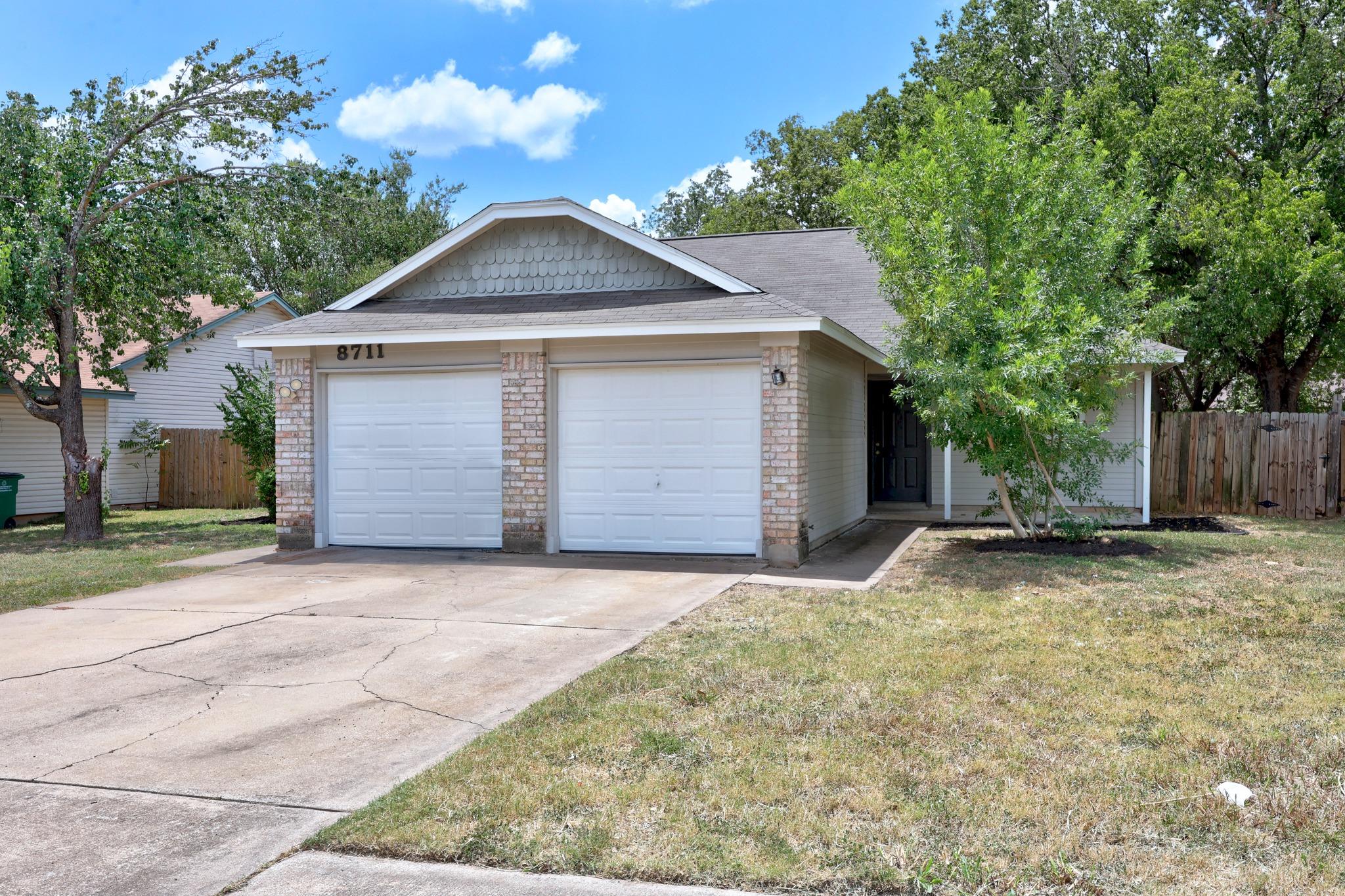 8711 Pineridge DR, Austin, TX 78729