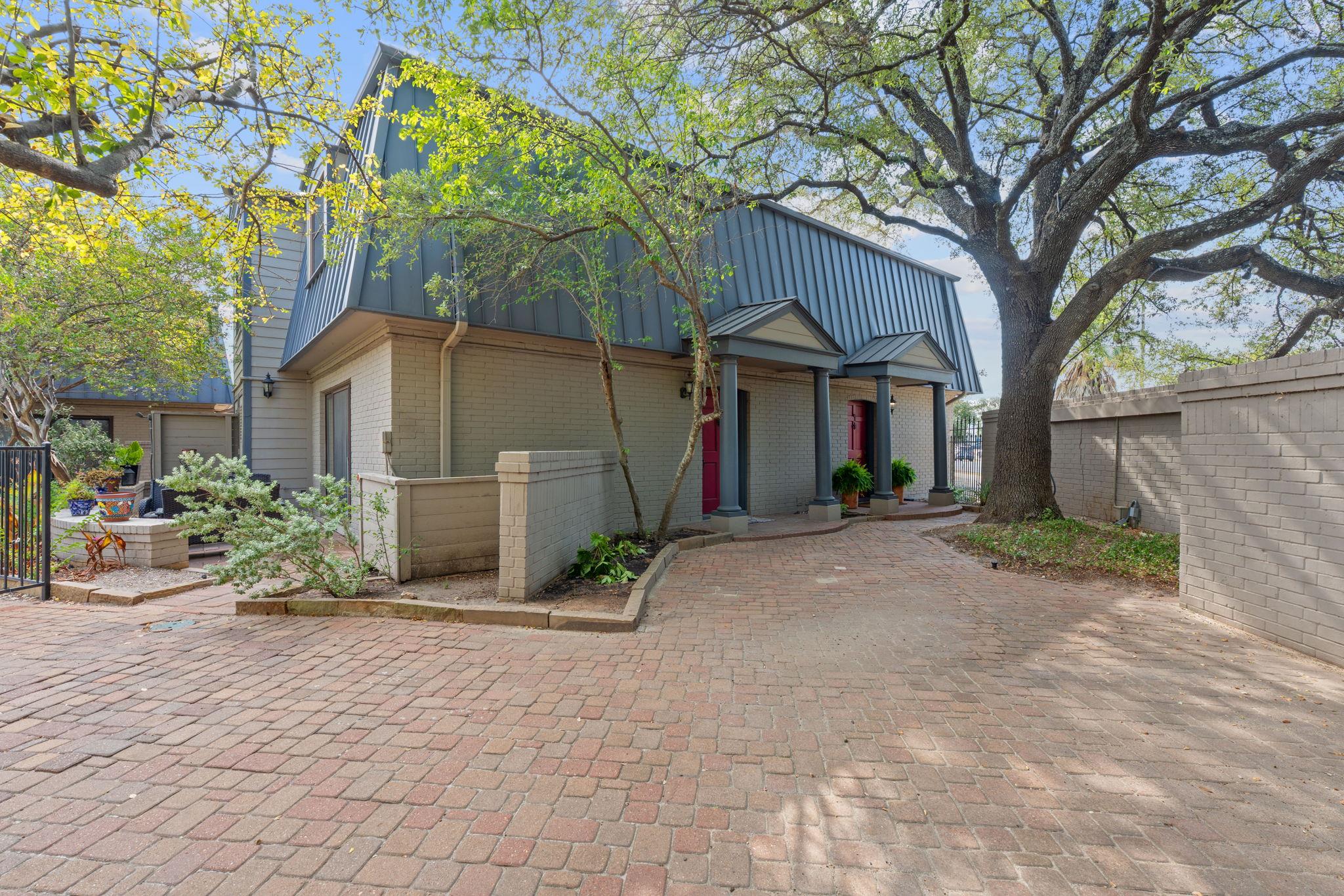 2500 Steck Ave #4, Austin, TX 78757
