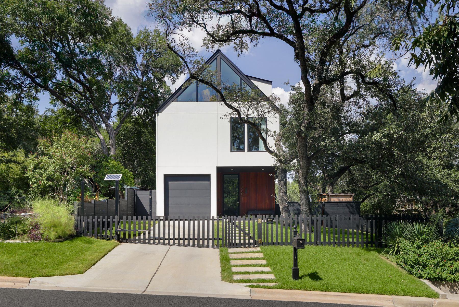800 W James ST, Austin, TX 78704